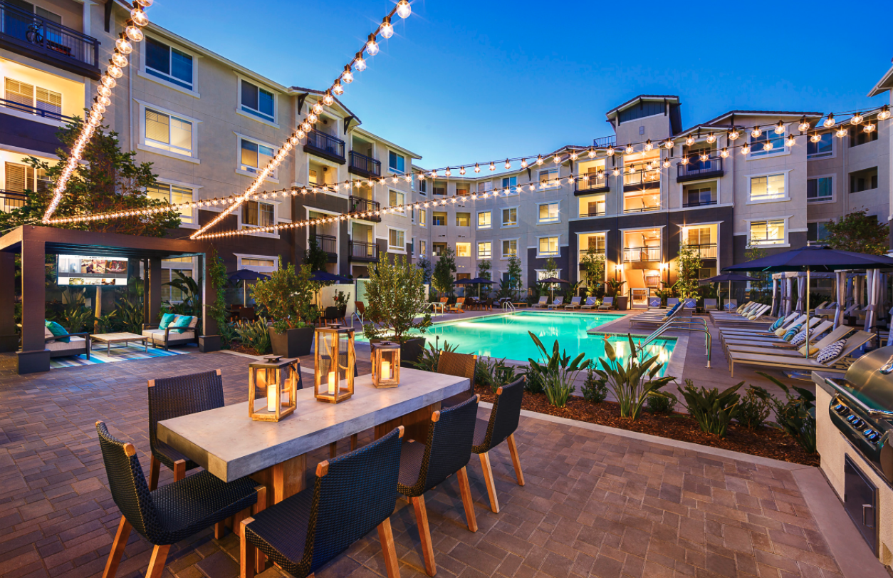 Furnished housing at Alder, Los Angeles, California Interim Homes