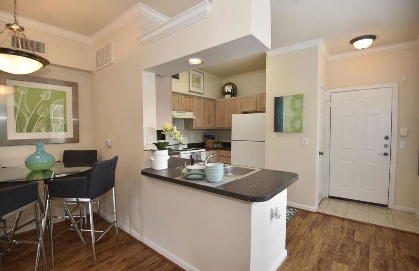 Crossing at White Oak Apartments